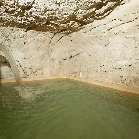 Cave Luxury *