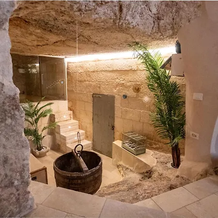 Cave Luxury * 오스투니